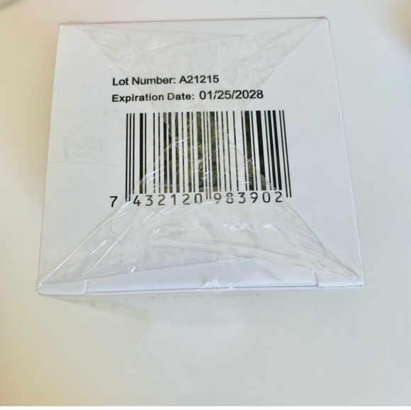 Prestige Exfoliating Pearl Milk Cleanser - new - Picture 4 of 6